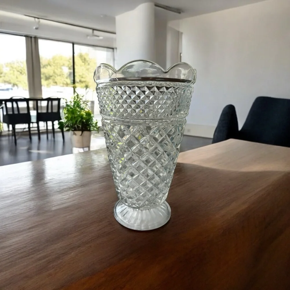 Elegant Glass Vase☑️
